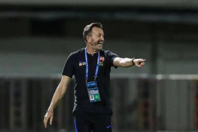 c7c7.app下载-专访深足主帅：力争上游，用积极心态踢好每场比赛